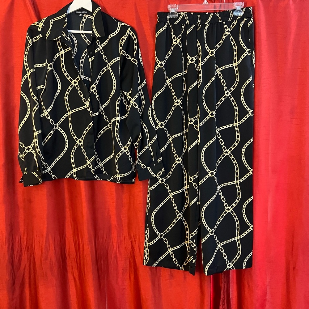 Modern Works Two-Piece Set – Women’s Size L Pants & M Top